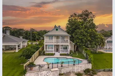 3039 Bayshore Drive, Bacliff, TX 77518 - Photo 1