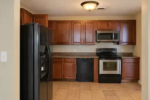 10 Maple Ln, Galveston, TX 77551 - Photo 14