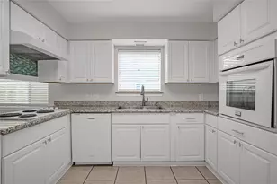 18230 Caprice Ln, Houston, TX 77058 - Photo 14