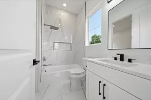 1613 Luzon St, Houston, TX 77009 - Photo 14