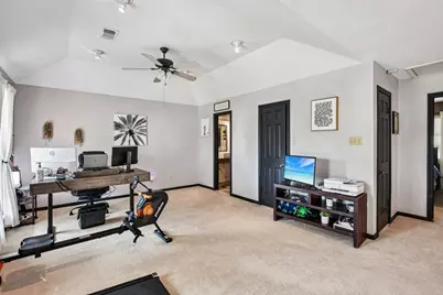 5618 Green Springs Drive, Houston, TX 77066 - Photo 28