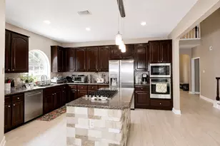 2019 Rosalyn Ct, Sugar Land, TX 77478 - Photo 4