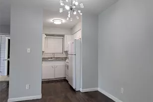 1043 Ashland St, Houston, TX 77008 - Photo 2