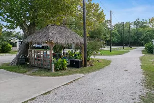 3709 Bayshore Dr, Bacliff, TX 77518 - Photo 14