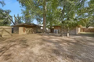 208 Cliffbrook Ln, Cleveland, TX 77327 - Photo 18