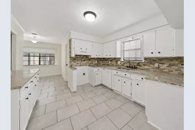 208 Cliffbrook Lane, Cleveland, TX 77327 - Photo 8