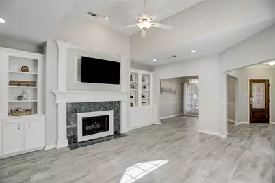 112 Harbour Town Drive, Conroe, TX 77356 - Photo 8