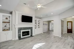 112 Harbour Town Dr, Conroe, TX 77356 - Photo 8