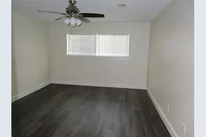 11619 Bowlan Lane, Houston, TX 77035 - Photo 16