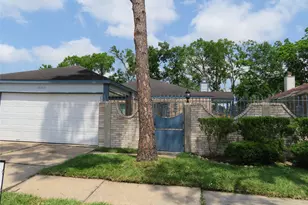 11619 Bowlan Ln, Houston, TX 77035 - Photo 2