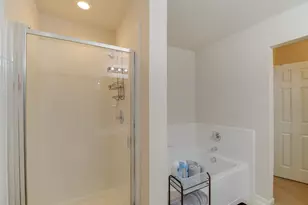 8019 Berkely Ct, Baytown, TX 77521 - Photo 10