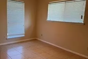 10118 Kirkbluff Dr, Houston, TX 77089 - Photo 6
