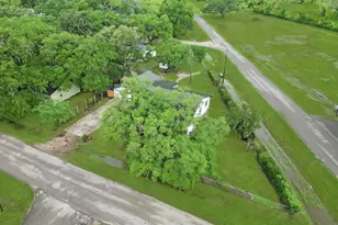 549 E New York St, Brazoria, TX 77422 - Photo 28