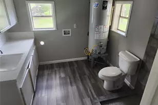 549 E New York St, Brazoria, TX 77422 - Photo 24