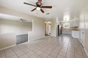 3202 Forestwood Dr, Bryan, TX 77801 - Photo 6