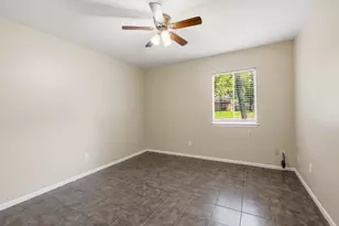 3202 Forestwood Dr, Bryan, TX 77801 - Photo 12