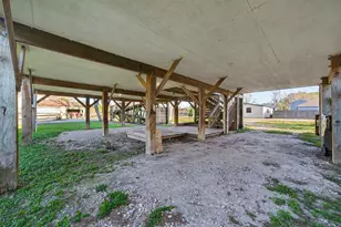 506 Oklahoma Ave, Bacliff, TX 77518 - Photo 28