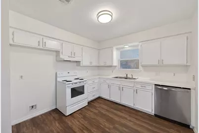 506 Oklahoma Avenue, Bacliff, TX 77518 - Photo 8