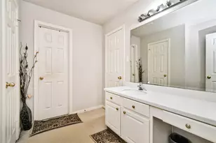 1519 Meadow Sweet Dr, Sugar Land, TX 77479 - Photo 10