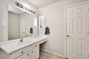 1519 Meadow Sweet Dr, Sugar Land, TX 77479 - Photo 12