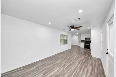 207 E Defee Avenue, Baytown, TX 77520 - Photo 14