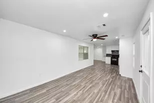 207 E Defee Ave, Baytown, TX 77520 - Photo 14