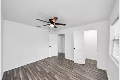 207 E Defee Avenue, Baytown, TX 77520 - Photo 28