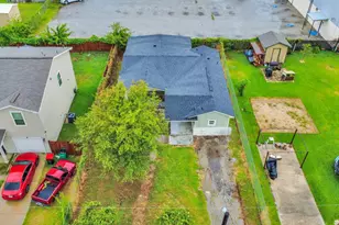 207 E Defee Ave, Baytown, TX 77520 - Photo 32