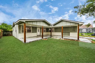 207 E Defee Avenue, Baytown, TX 77520 - Photo 4