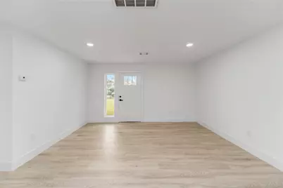 9226 Grady Street, Houston, TX 77016 - Photo 14