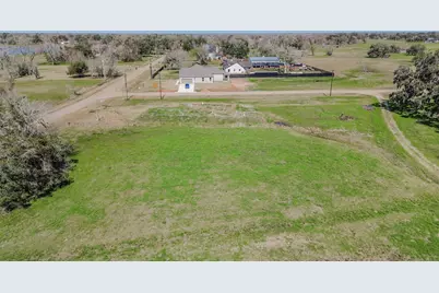 801 Wagon Wheel Trail, Angleton, TX 77515 - Photo 10