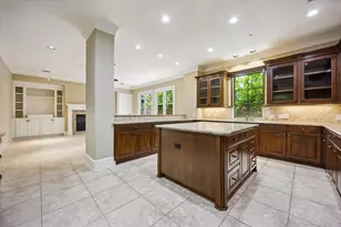 28 Hackberry Ln, Houston, TX 77027 - Photo 12