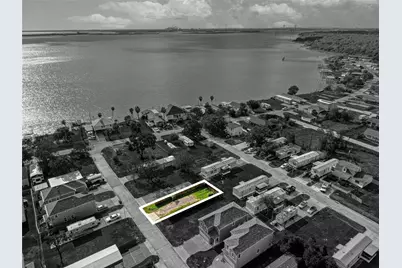 142 Flamingo Bight S, Baytown, TX 77523 - Photo 12