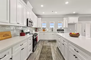 537 Chuckwagon Trail, Angleton, TX 77515 - Photo 10