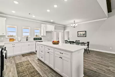 537 Chuckwagon Trail, Angleton, TX 77515 - Photo 12