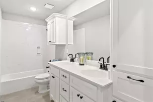 537 Chuckwagon Trail, Angleton, TX 77515 - Photo 24