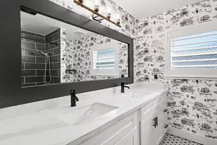 10718 Longmont Dr, Houston, TX 77042 - Photo 26