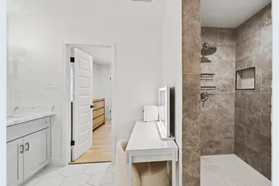 10718 Longmont Drive, Houston, TX 77042 - Photo 22