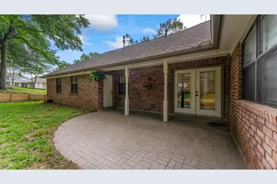 2013 Wickersham Drive, Huntsville, TX 77340 - Photo 32