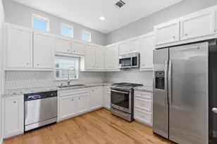 5941 S Loop E, Houston, TX 77033 - Photo 1