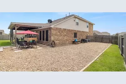 9518 Franklin Drive, Mont Belvieu, TX 77523 - Photo 2