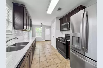 4311 Amaryllis Avenue, Baytown, TX 77521 - Photo 2