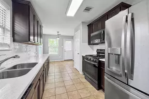 4311 Amaryllis Ave, Baytown, TX 77521 - Photo 2