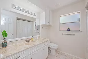 8018 Zimmermann Dr, Houston, TX 77088 - Photo 32