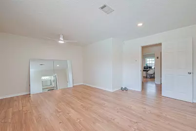 8018 Zimmermann Drive, Houston, TX 77088 - Photo 20