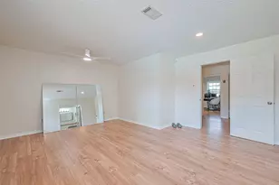 8018 Zimmermann Dr, Houston, TX 77088 - Photo 20