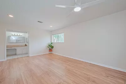 8018 Zimmermann Drive, Houston, TX 77088 - Photo 22