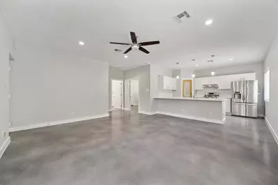 1425 Oak Hollow Drive, Dickinson, TX 77539 - Photo 10