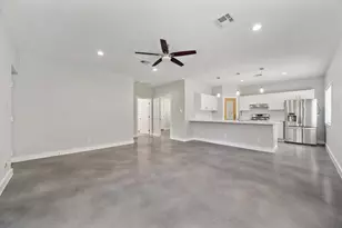 1425 Oak Hollow Dr, Dickinson, TX 77539 - Photo 10