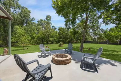 1425 Oak Hollow Drive, Dickinson, TX 77539 - Photo 8